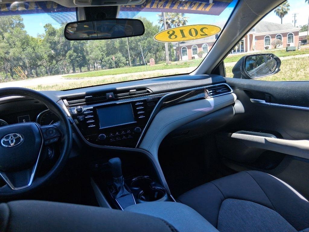 Toyota Camry XLE Auto (Natl) 2018