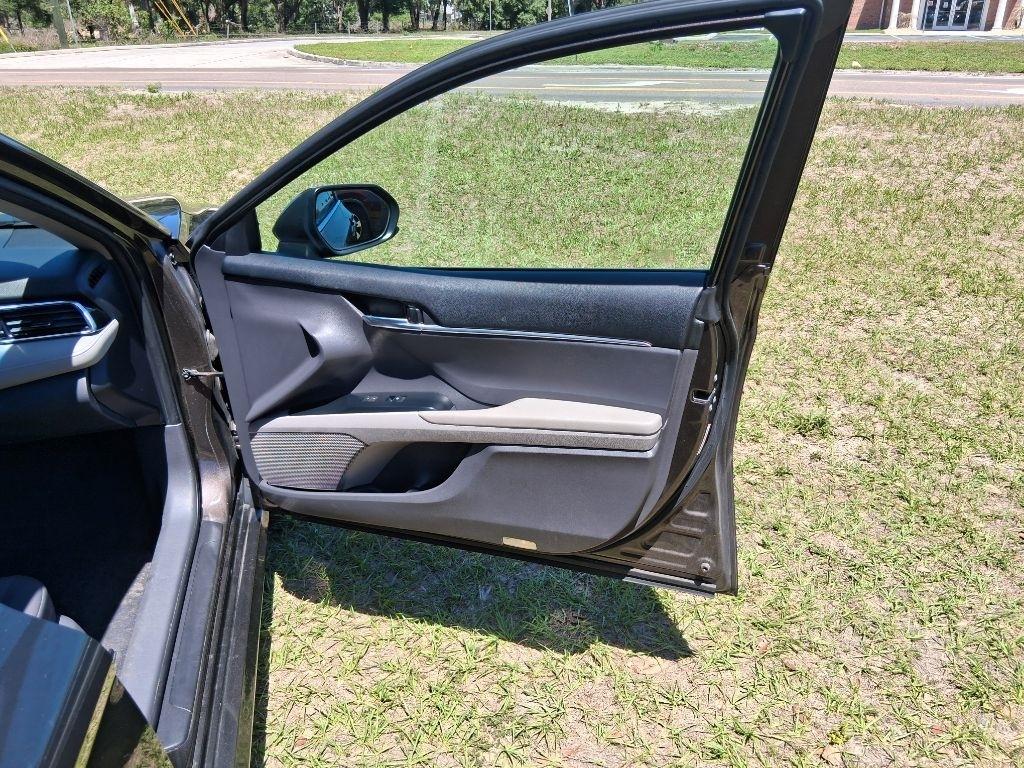 Toyota Camry XLE Auto (Natl) 2018