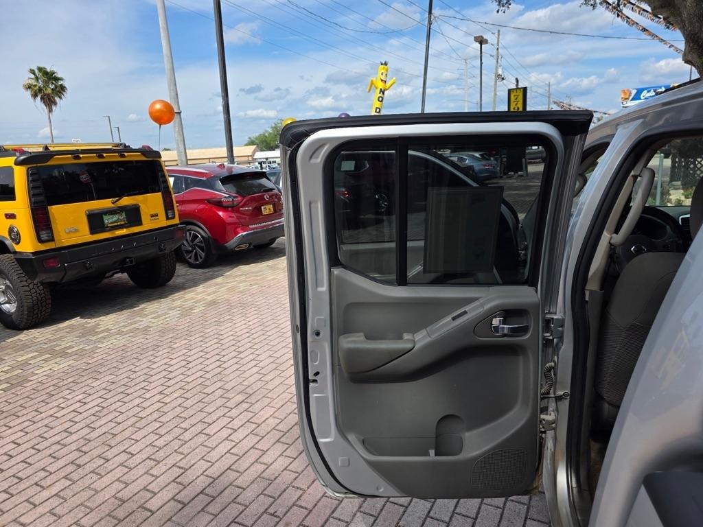 Nissan Frontier 2WD Crew Cab SWB Auto Desert Runner 2016