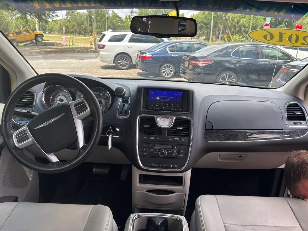 Chrysler Town & Country 4dr Wgn Touring 2016