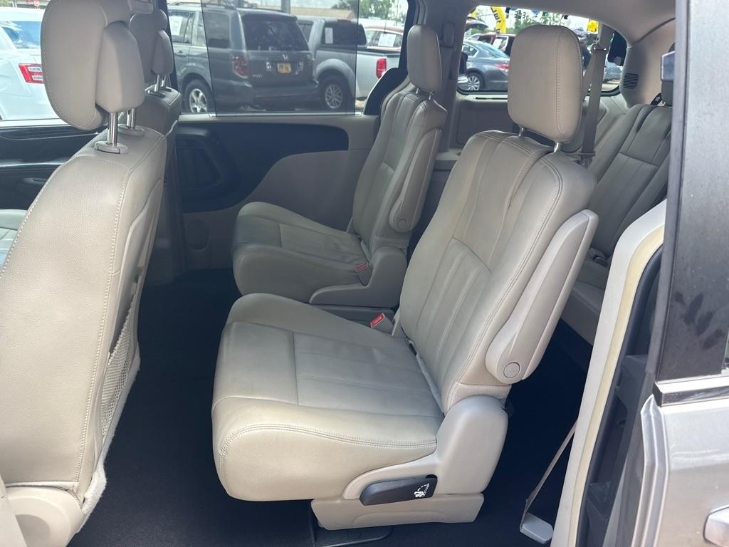 Chrysler Town & Country 4dr Wgn Touring 2016