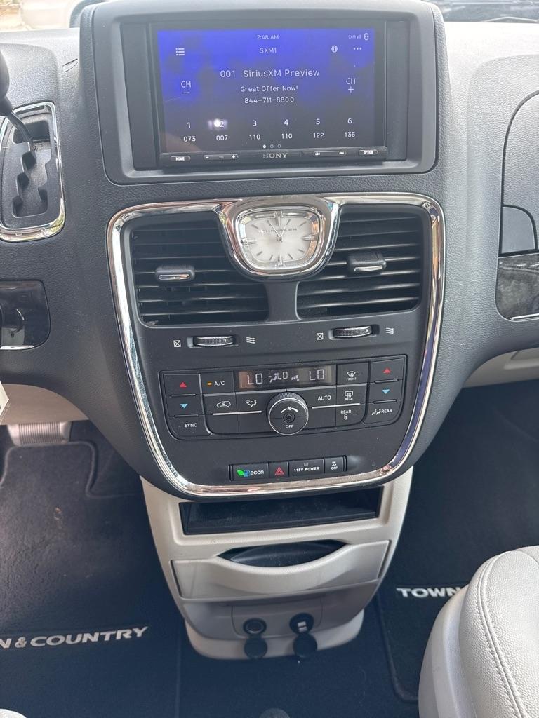 Chrysler Town & Country 4dr Wgn Touring 2016