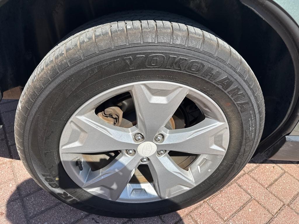 Subaru Forester 4dr CVT 2.5i Limited PZEV 2016