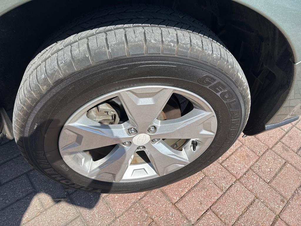 Subaru Forester 4dr CVT 2.5i Limited PZEV 2016