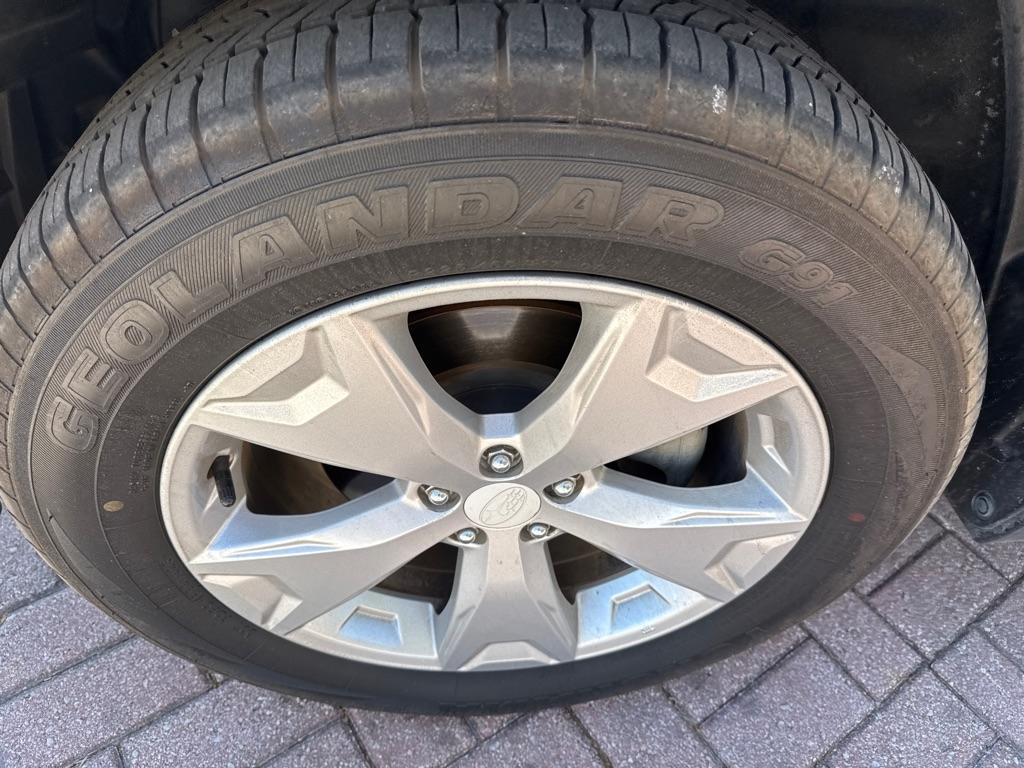 Subaru Forester 4dr CVT 2.5i Limited PZEV 2016