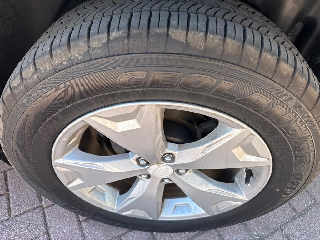 Subaru Forester 4dr CVT 2.5i Limited PZEV 2016