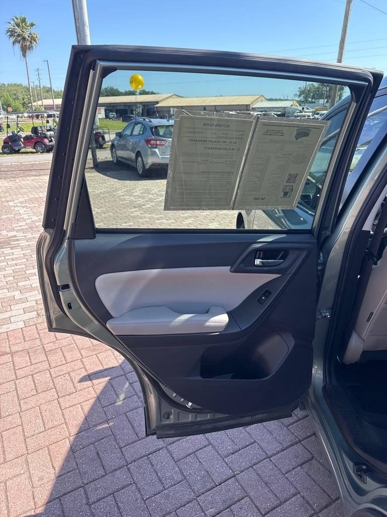 Subaru Forester 4dr CVT 2.5i Limited PZEV 2016