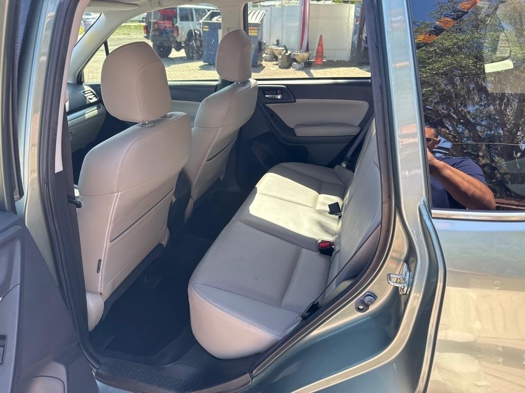 Subaru Forester 4dr CVT 2.5i Limited PZEV 2016