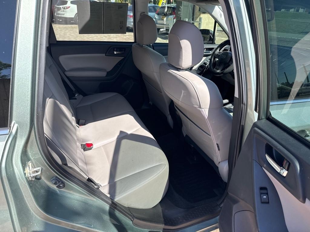 Subaru Forester 4dr CVT 2.5i Limited PZEV 2016