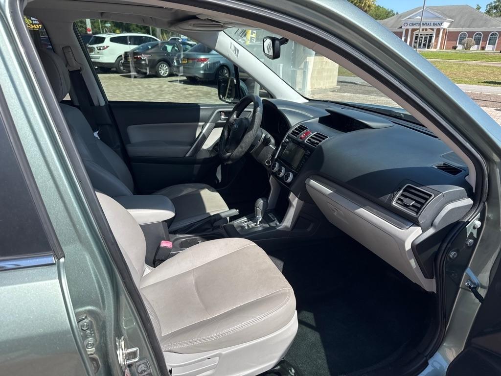 Subaru Forester 4dr CVT 2.5i Limited PZEV 2016