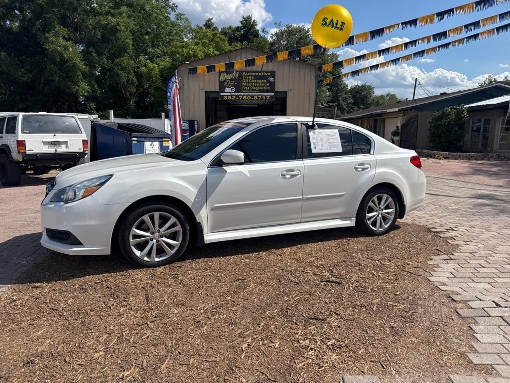 Subaru Legacy 4dr Sdn H4 Auto 2.5i Premium 2013