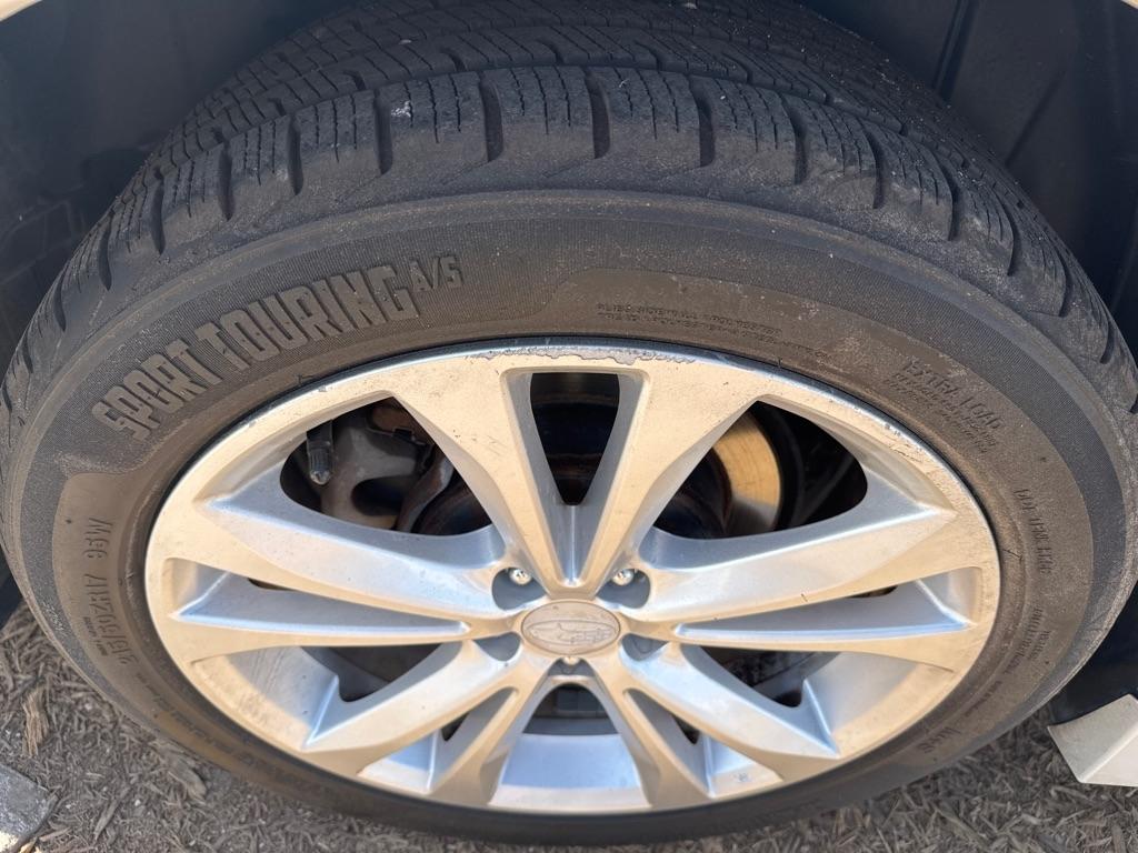 Subaru Legacy 4dr Sdn H4 Auto 2.5i Premium 2013