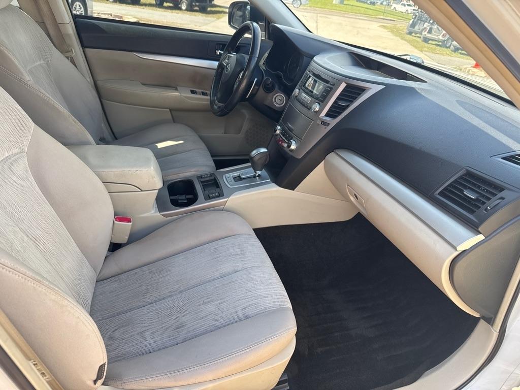 Subaru Legacy 4dr Sdn H4 Auto 2.5i Premium 2013