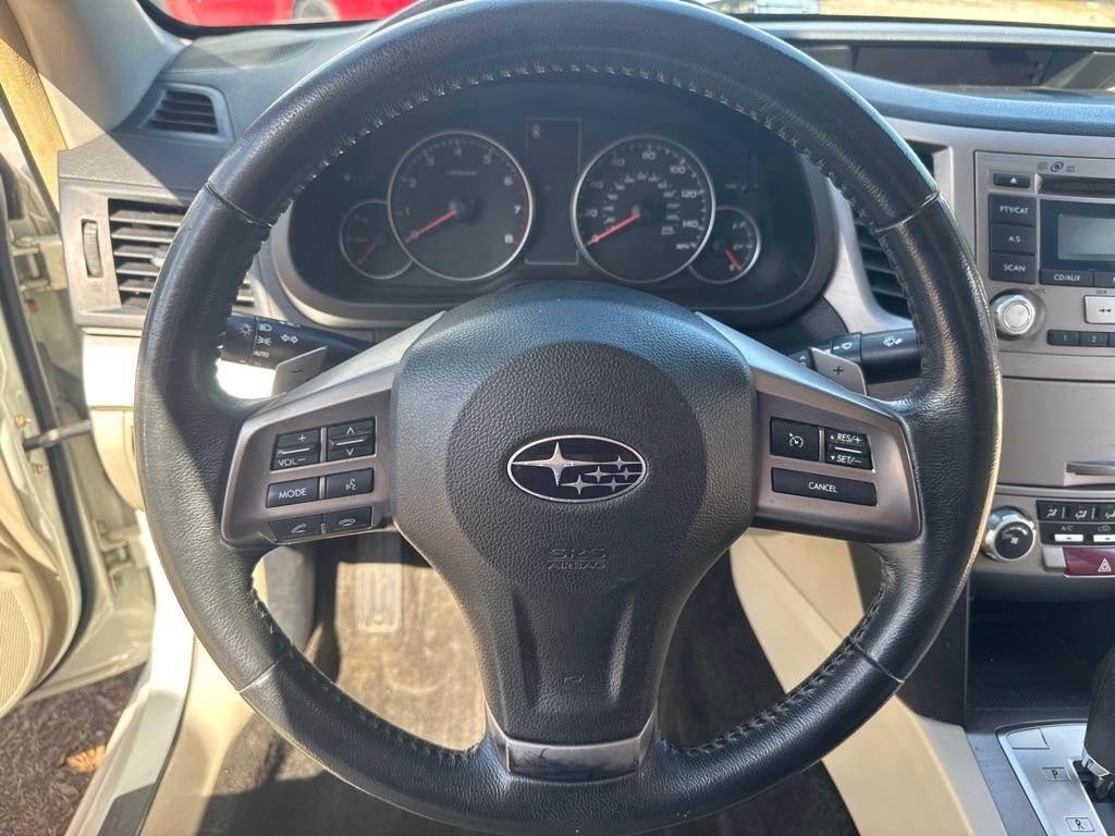 Subaru Legacy 4dr Sdn H4 Auto 2.5i Premium 2013