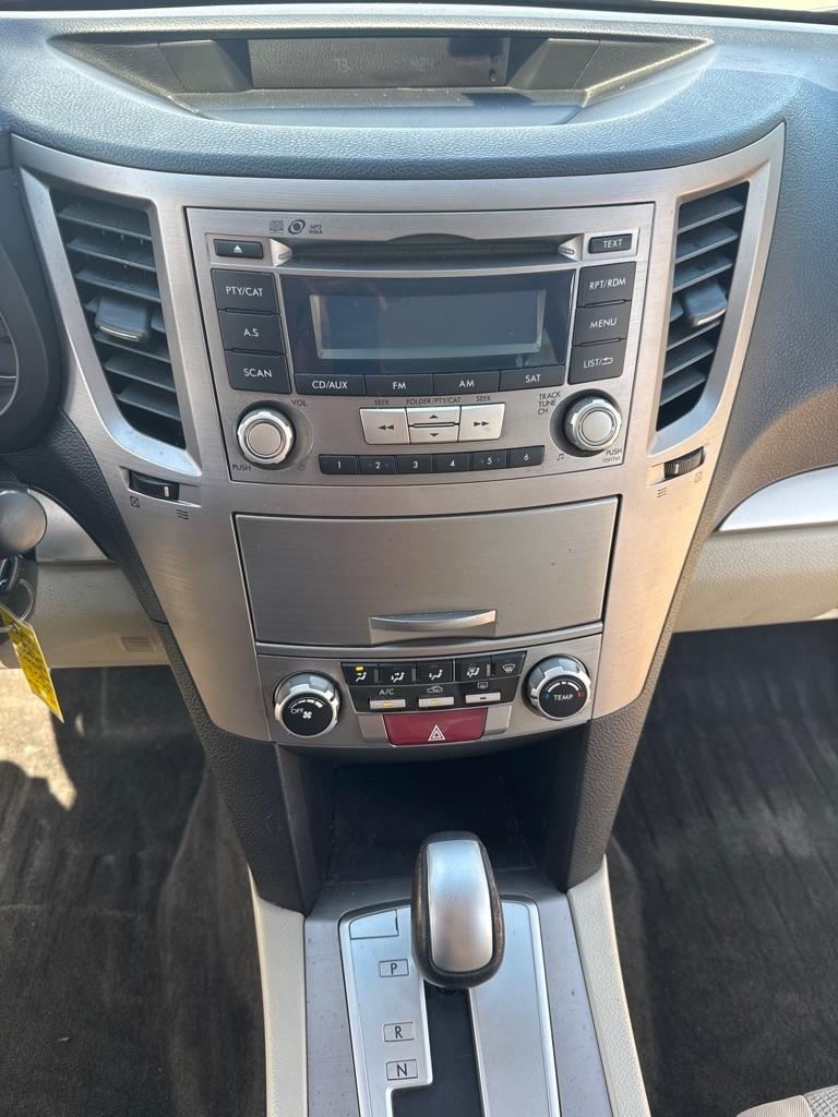 Subaru Legacy 4dr Sdn H4 Auto 2.5i Premium 2013