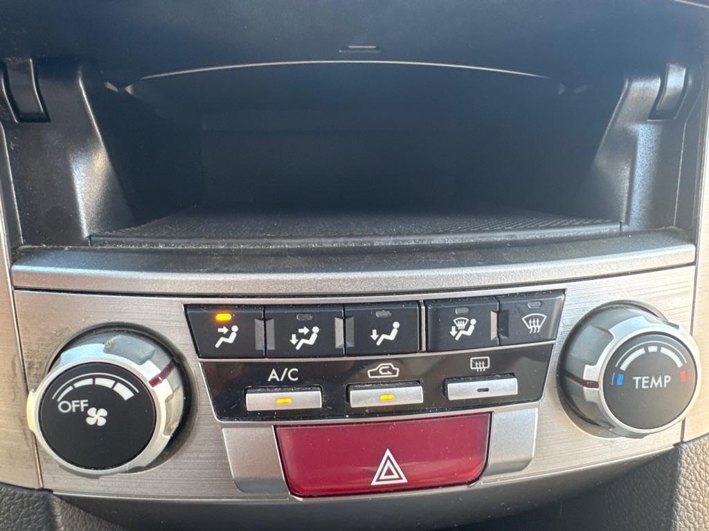 Subaru Legacy 4dr Sdn H4 Auto 2.5i Premium 2013