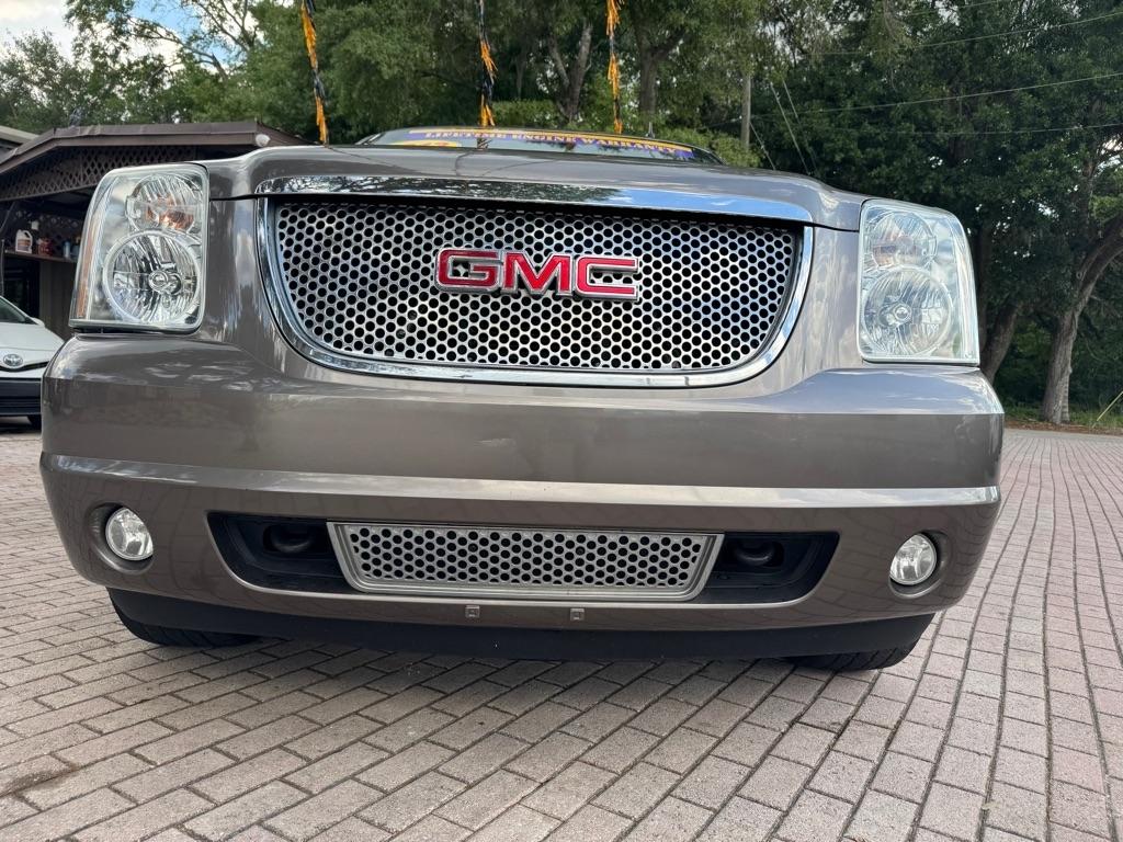 GMC Yukon XL 2WD 4dr 1500 Denali 2013