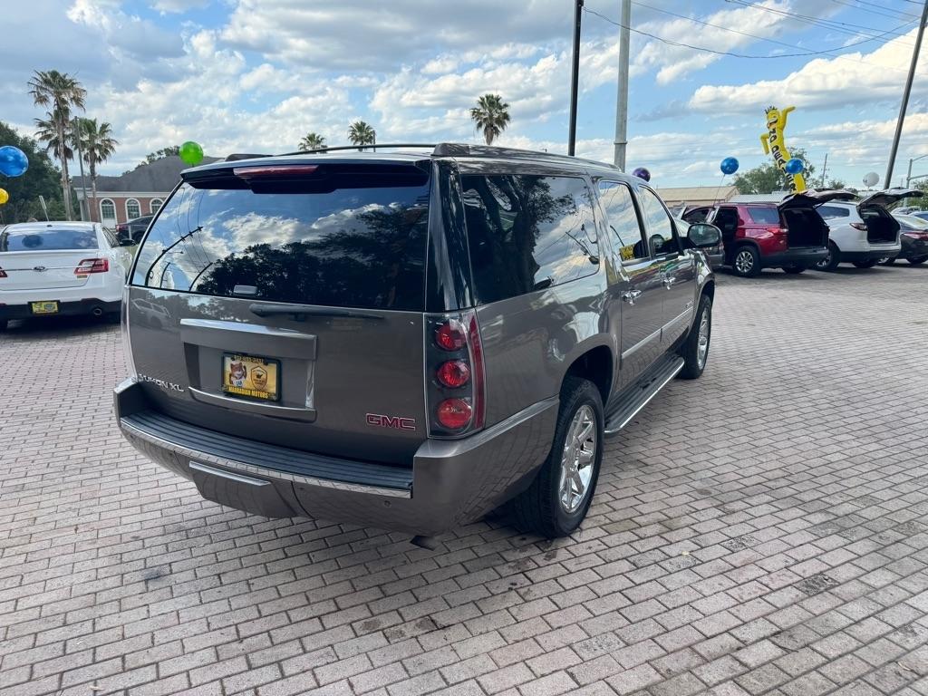 GMC Yukon XL 2WD 4dr 1500 Denali 2013