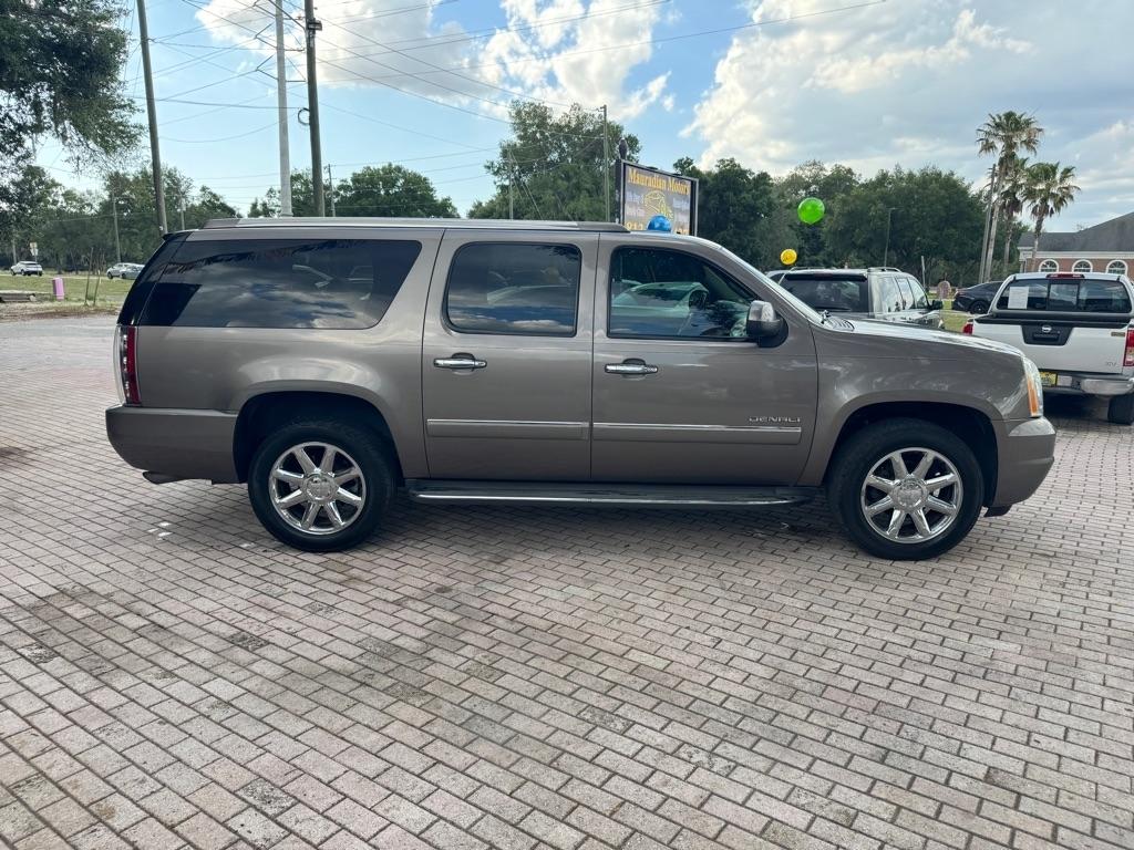 GMC Yukon XL 2WD 4dr 1500 Denali 2013