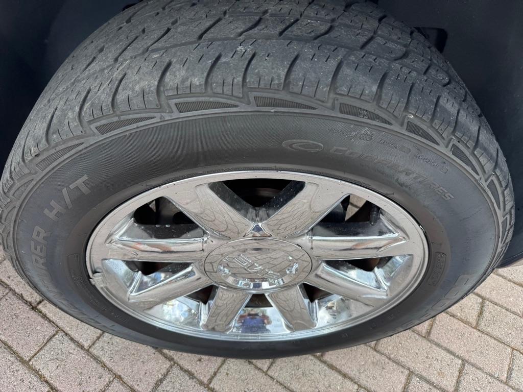 GMC Yukon XL 2WD 4dr 1500 Denali 2013