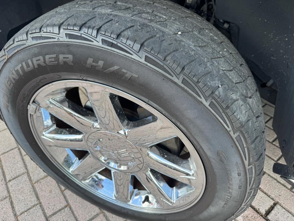 GMC Yukon XL 2WD 4dr 1500 Denali 2013