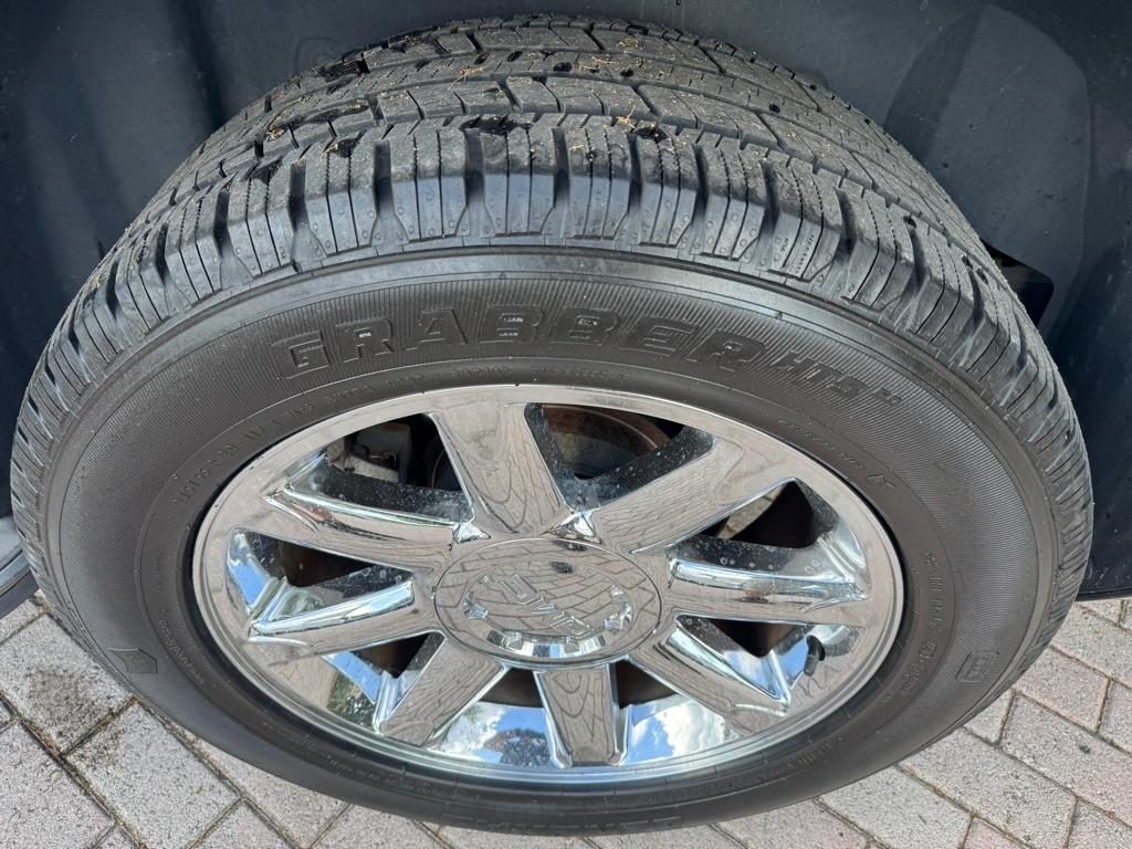 GMC Yukon XL 2WD 4dr 1500 Denali 2013