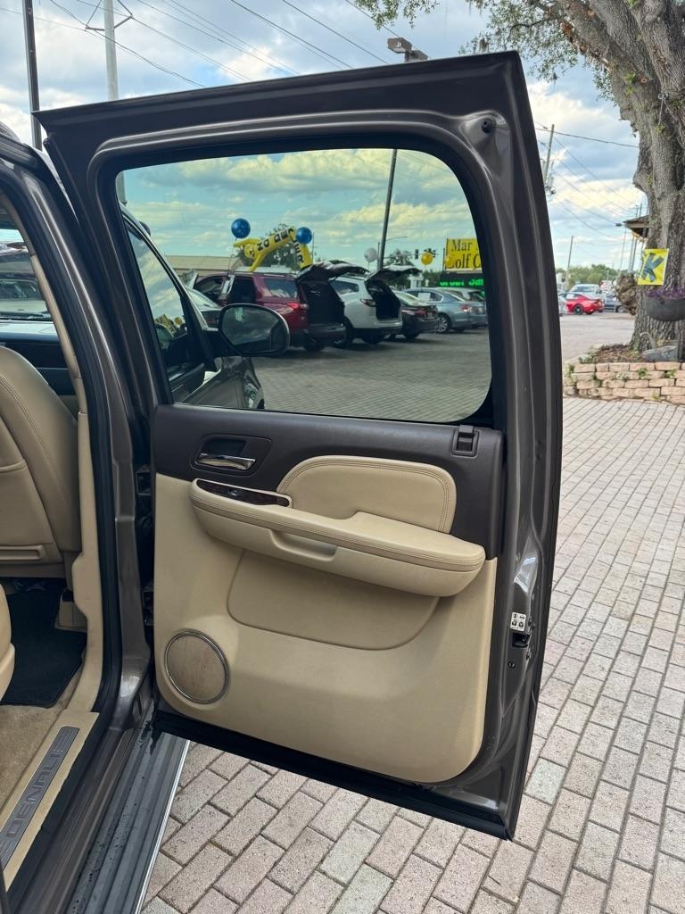 GMC Yukon XL 2WD 4dr 1500 Denali 2013