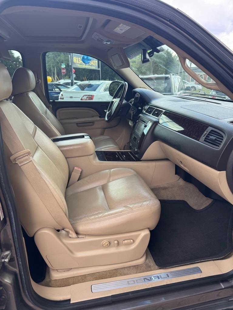 GMC Yukon XL 2WD 4dr 1500 Denali 2013