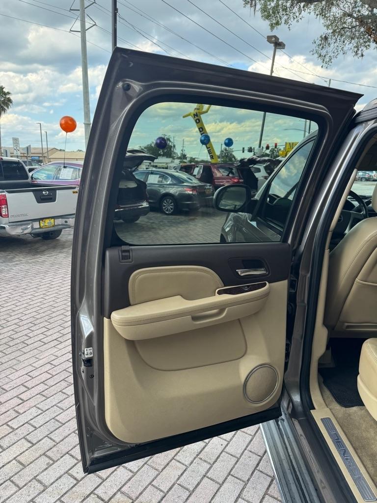 GMC Yukon XL 2WD 4dr 1500 Denali 2013