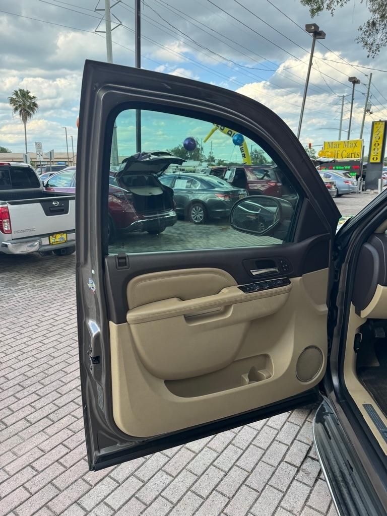 GMC Yukon XL 2WD 4dr 1500 Denali 2013