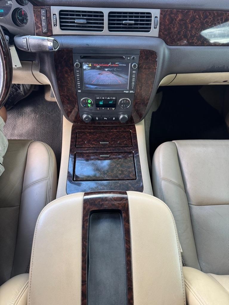 GMC Yukon XL 2WD 4dr 1500 Denali 2013