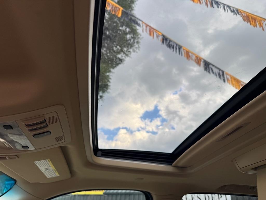 GMC Yukon XL 2WD 4dr 1500 Denali 2013