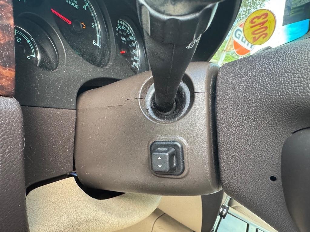 GMC Yukon XL 2WD 4dr 1500 Denali 2013