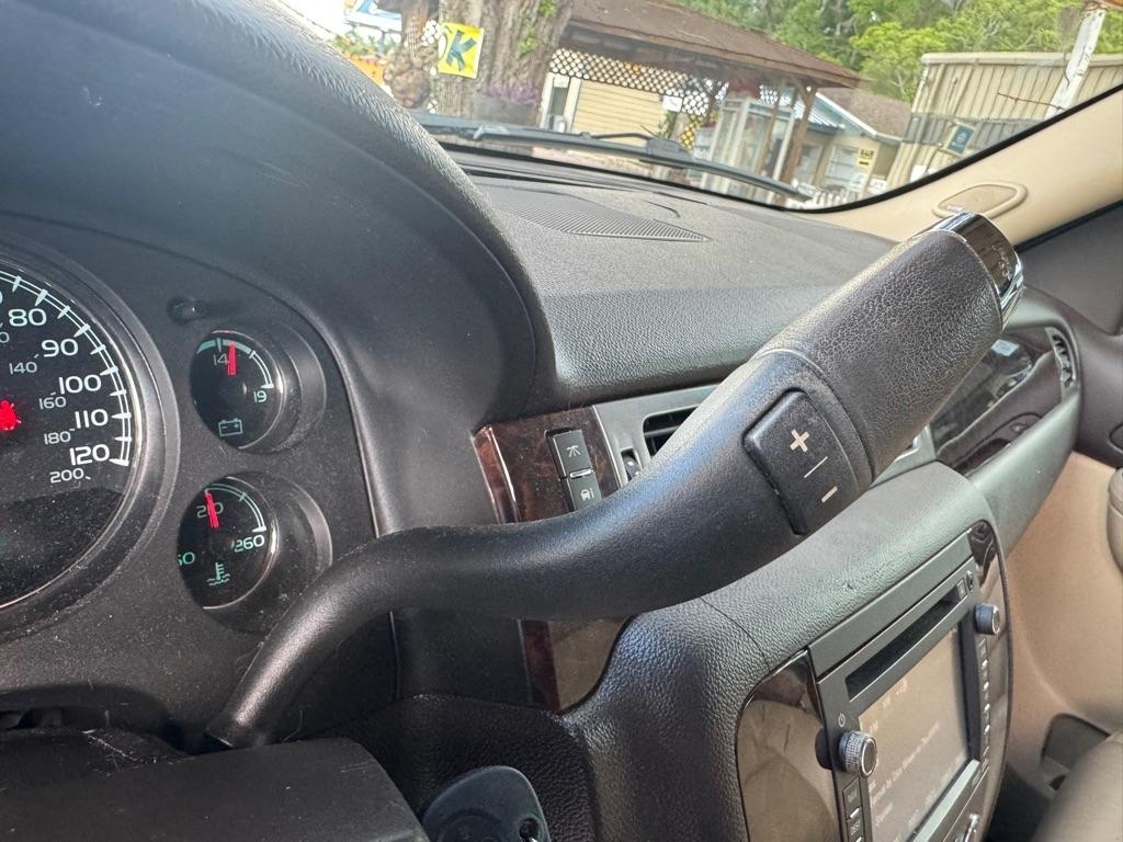 GMC Yukon XL 2WD 4dr 1500 Denali 2013