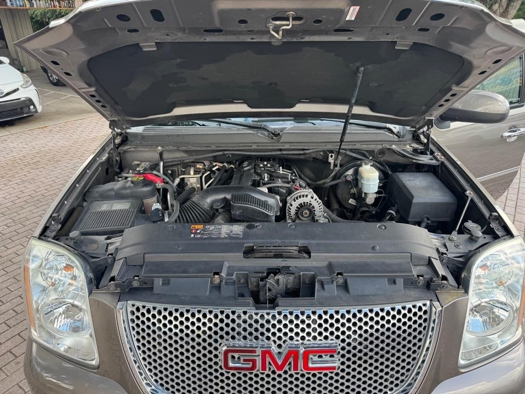 GMC Yukon XL 2WD 4dr 1500 Denali 2013