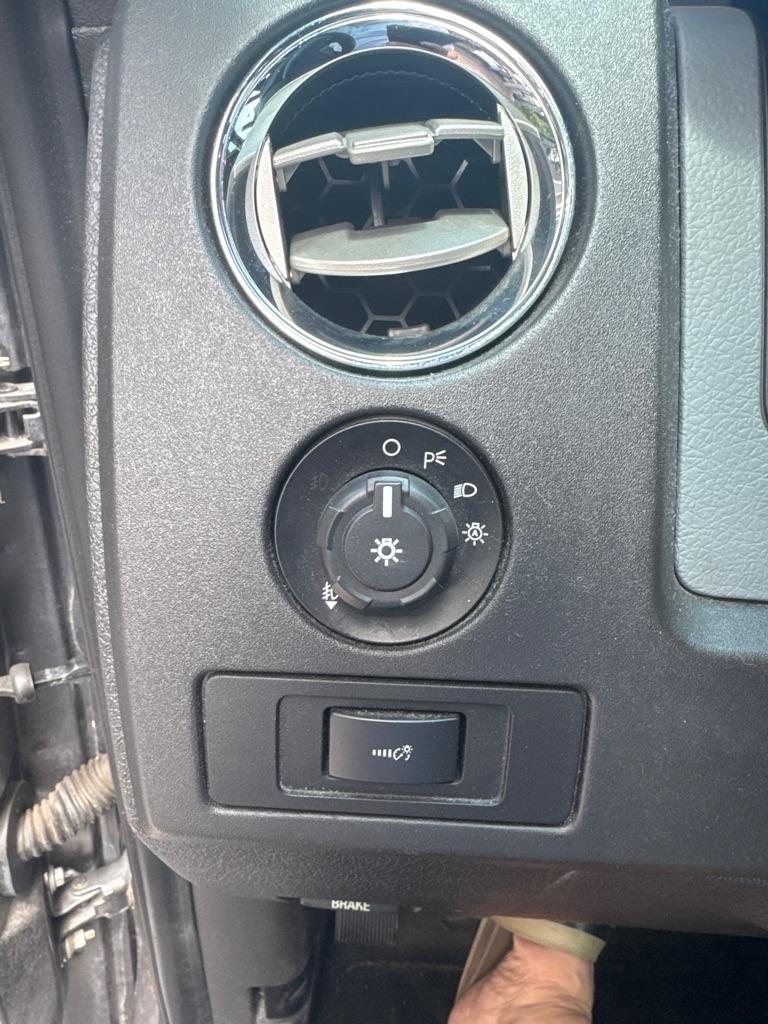 Ford F-150 2WD SuperCrew 145" XL 2014