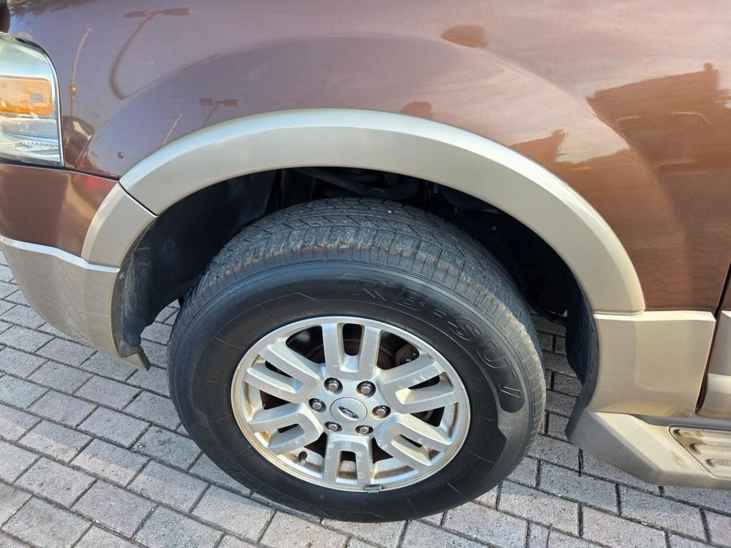 Ford Expedition 2WD 4dr King Ranch 2011