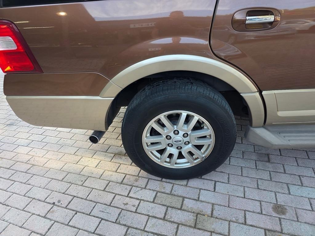 Ford Expedition 2WD 4dr King Ranch 2011