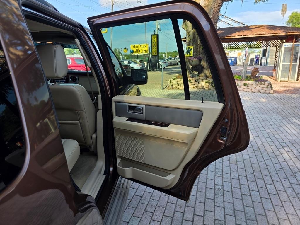 Ford Expedition 2WD 4dr King Ranch 2011