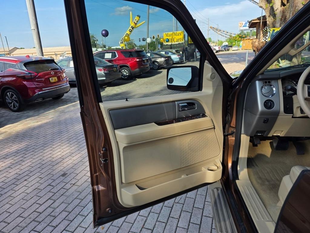 Ford Expedition 2WD 4dr King Ranch 2011