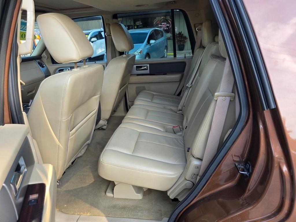 Ford Expedition 2WD 4dr King Ranch 2011