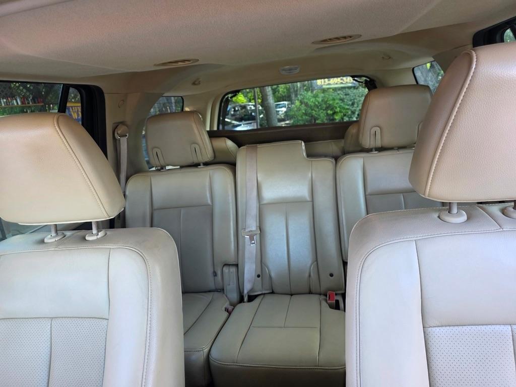 Ford Expedition 2WD 4dr King Ranch 2011