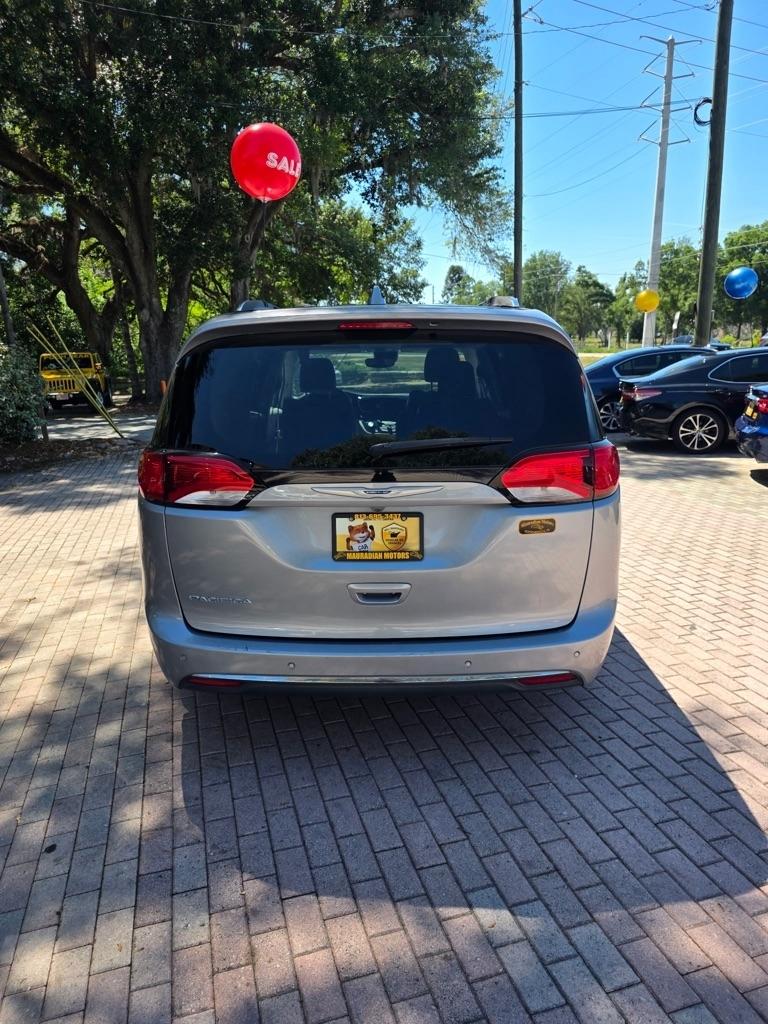 Chrysler Pacifica Touring L Plus FWD 2019
