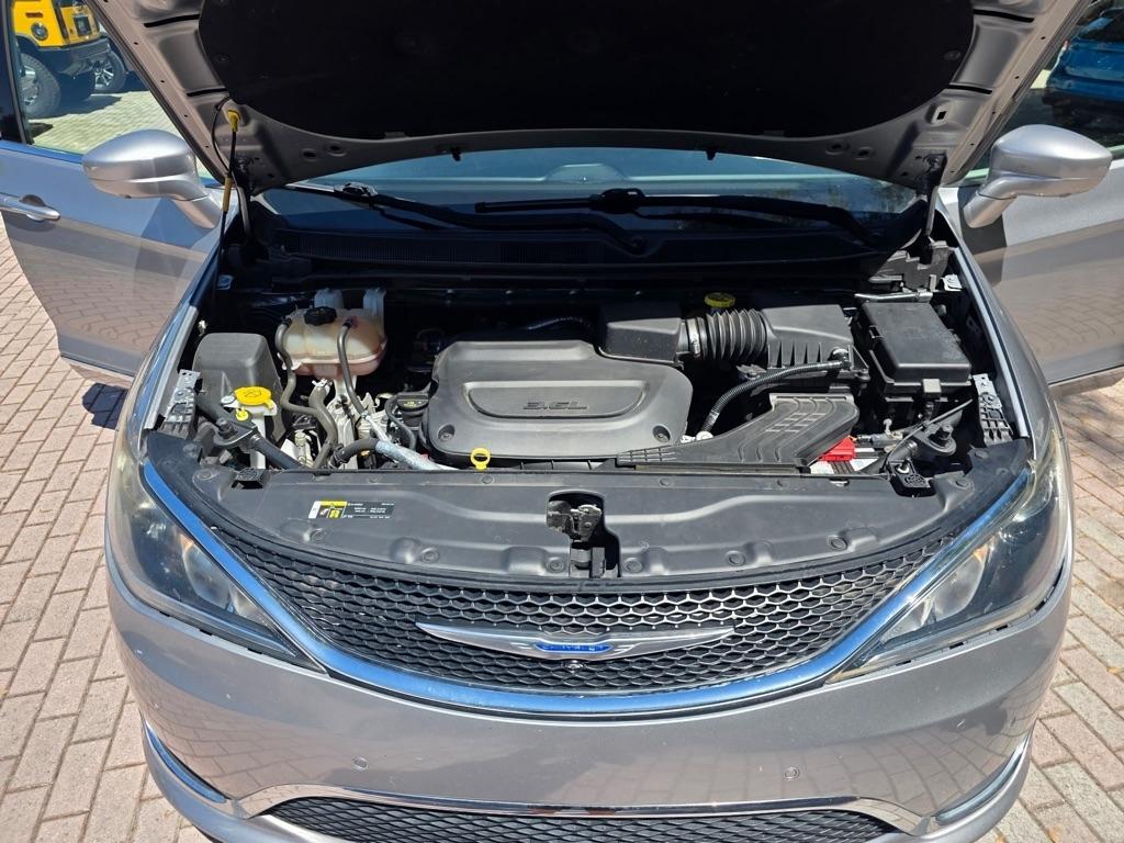 Chrysler Pacifica Touring L Plus FWD 2019