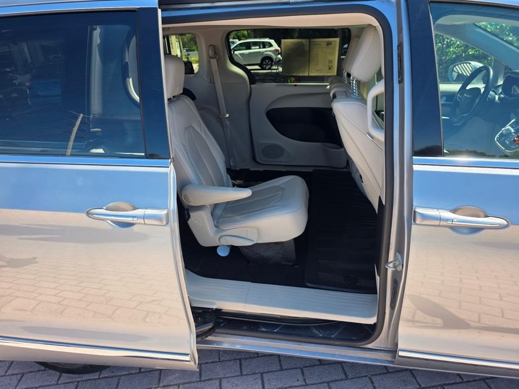 Chrysler Pacifica Touring L Plus FWD 2019