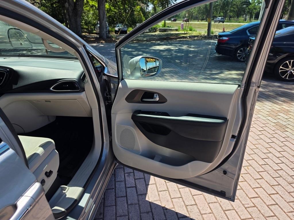 Chrysler Pacifica Touring L Plus FWD 2019