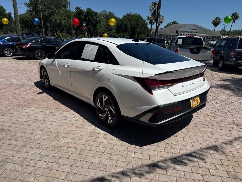 Hyundai Elantra SEL Sport IVT 2025