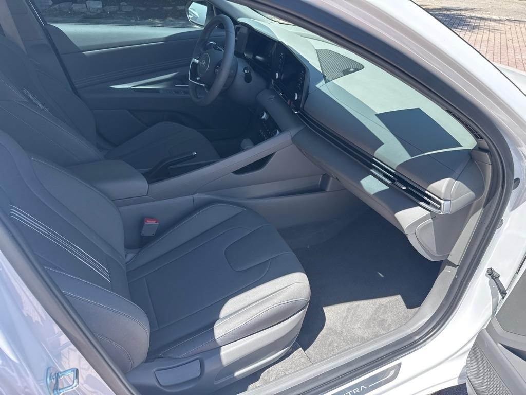 Hyundai Elantra SEL Sport IVT 2025