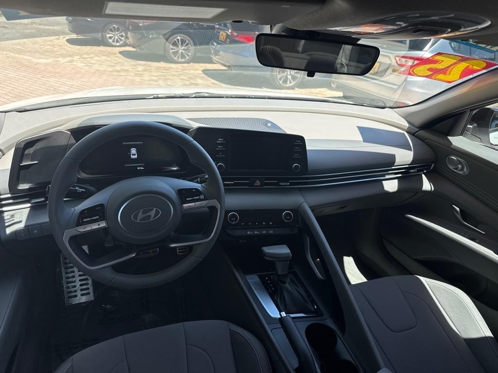Hyundai Elantra SEL Sport IVT 2025