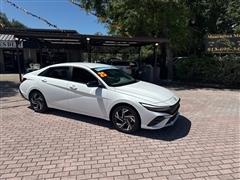 2025 Hyundai Elantra 